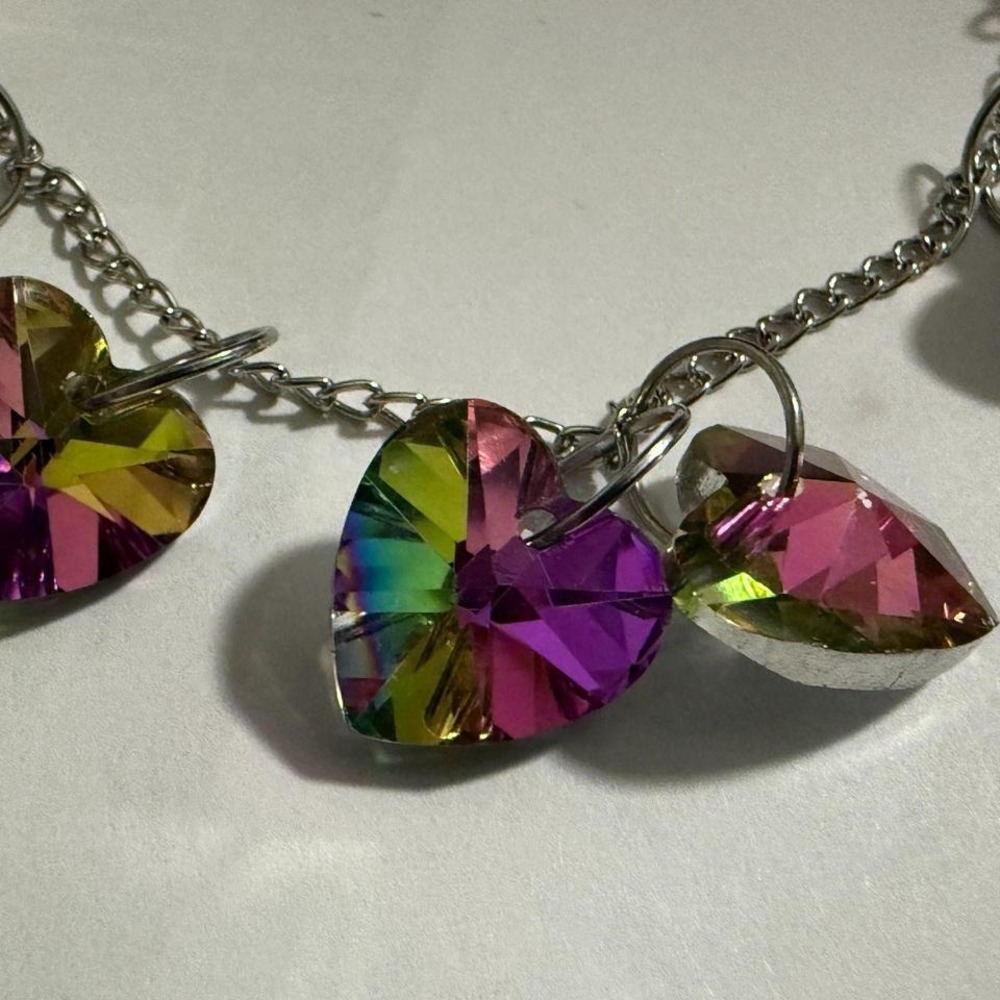 Rainbow iridescent pink hearts charm bracelet - Picture 2 of 4